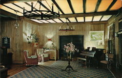 Entrance Lounge Mo-Nom-O-Nock Inn Postcard