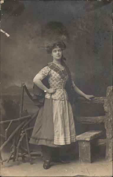 Woman - Opera Singer?