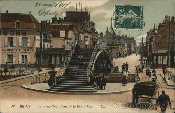 La Passerrelle du Canal et la Rue de Vesle Reims France