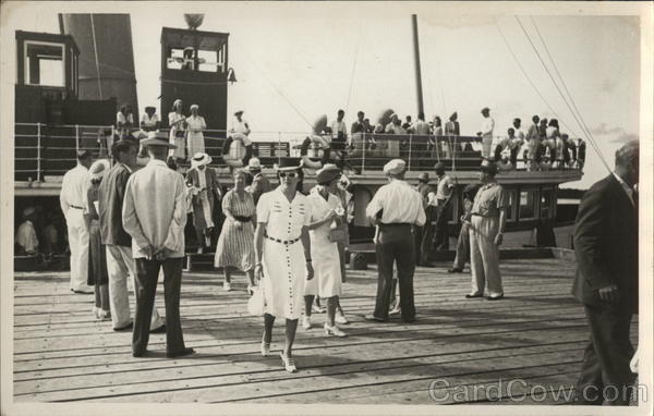 Offloading From a Ship Boats, Ships