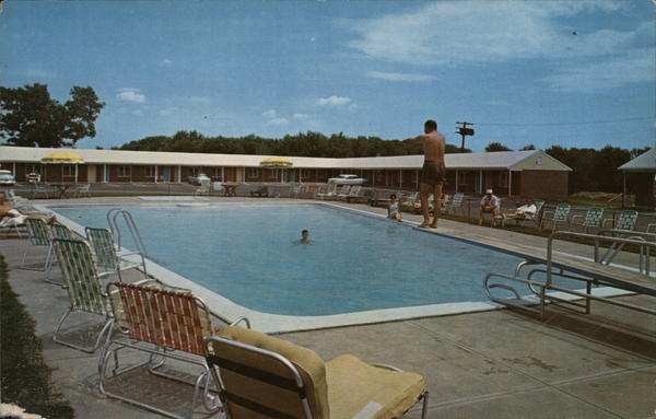 Esquire Motel Seekonk, MA Postcard