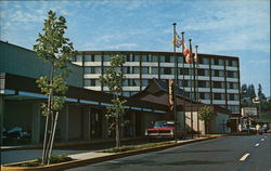 Entrance to Discovery Inn, Tyee Plaza Postcard