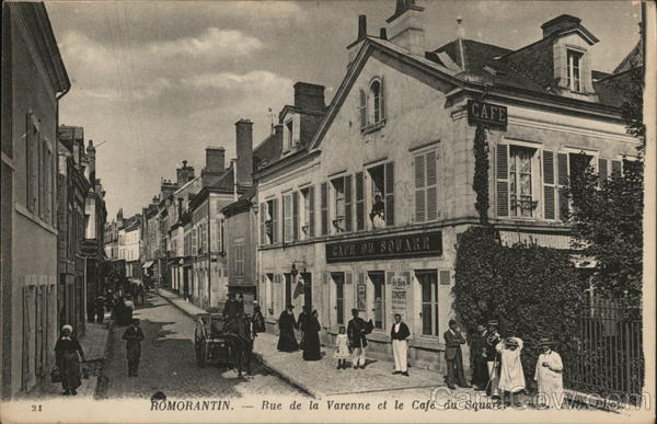Romorantin - Rue da la varenne et la cafe du square France