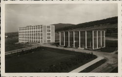 Studijni ustav a pamatnik T.Bati ve Zline Postcard