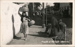 Frante al Mercado Postcard