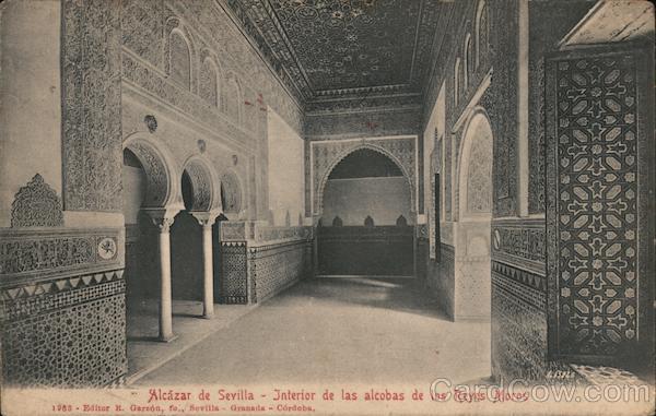 Alcázar de Sevilla - Interior de las alcobas se los Reyes Moros Spain
