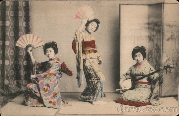 Young japanese ladies performing.