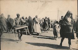 Vendeur de Gateaux Postcard