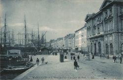 L'Hotel-de-Ville et le Quai du Port Postcard