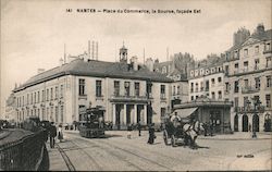 Place du Commerce, La Bourse, facade Est Postcard