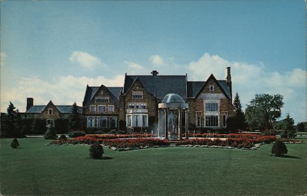 Memorial Building and Hupfer Fountain, Wisconsin Memorial Park Milwaukee