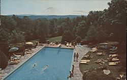 Outdoor Swimming Pool, Strickland's Mountain Inn Postcard