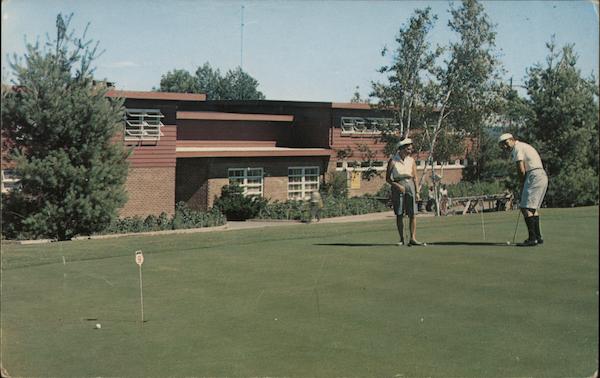 The Concord Hotel - The All Year All Sports Resort - Putting Green & Club House Kiamesha Lake New York