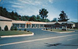 Wagon Wheel Motor Court Lenox, MA Postcard Postcard Postcard