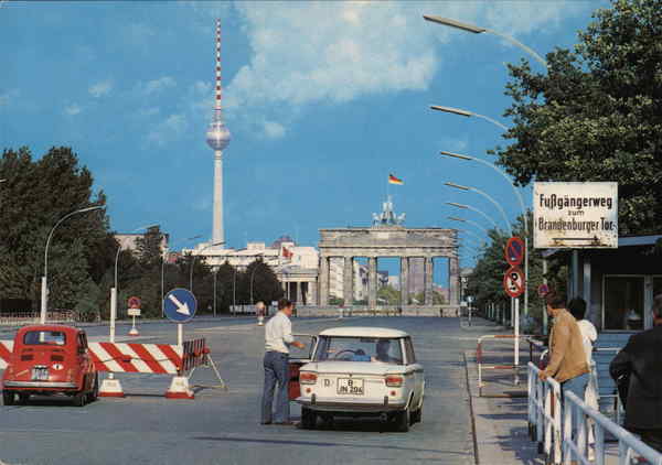 Berlin - Brandenburger Tor and Wall Germany