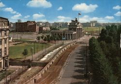Berlin - Brandenburg Gate after August 1961 Postcard