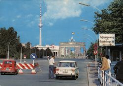 Berlin - Brandenburger Tor and Wall Germany Postcard Postcard Postcard
