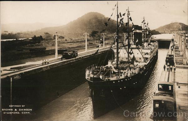 Ship in a Lock - Panama Canal CZ Boats, Ships