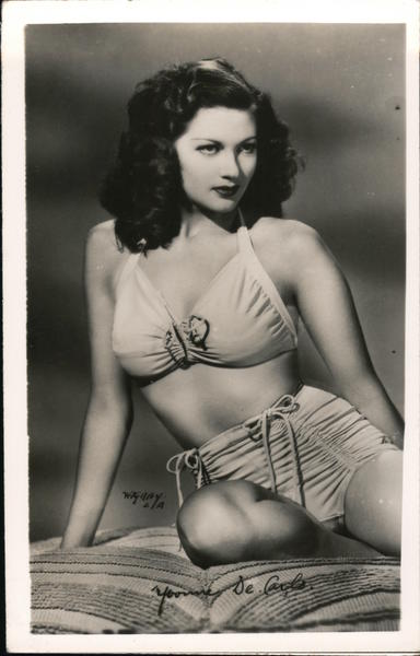 Yvonne De Carlo in swim suit Actresses Postcard