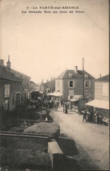 La Grande Rue un Jour de Foire Postcard
