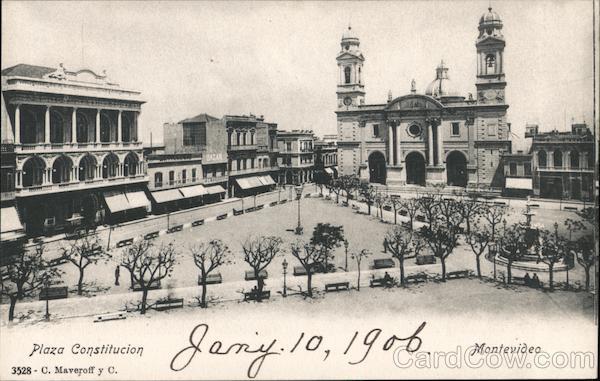 Plaza Constitucion Montevideo Uruguay