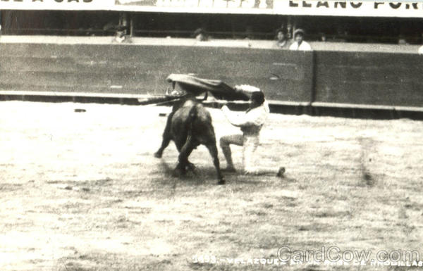 Velazquex En Un Pase De Rrodillas Mexico