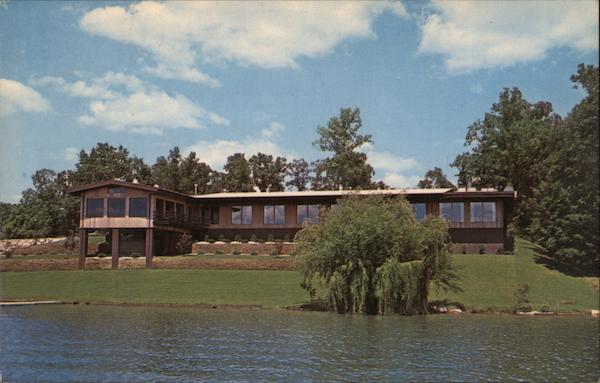 Lakewood Inn - Fabulous dining atop a bluff overlooking beautiful Goguac Lake Battle Creek Michigan