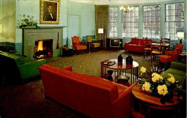 The Lincoln Lounge Boone Tavern Hotel Berea Kentucky