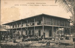 Maison en Construction Postcard