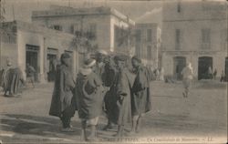 Moroccans Scenes Et Types -- Un Conciliabule de Marocains -- L.I. Postcard