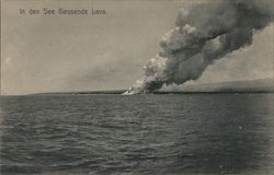 In den see fliessende Lava Postcard