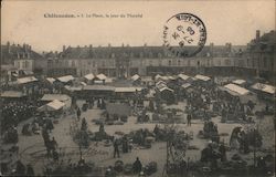 Chateaudun - La place le jour du Marche Postcard