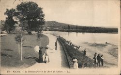 Vichy - Le Nouveau Parc et les Bords de l'Allier Postcard