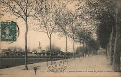 Ancenis - L'Avenue Joubert et la Statue de Joachim du Bellay Postcard