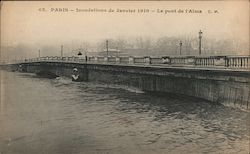 Le Pont de l'Alma Postcard