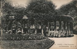 La Naumachie of Parc Monceau Postcard