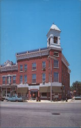 Clintonian Inn Postcard