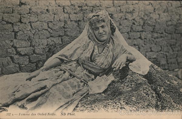 Femme des Ouled-Nails