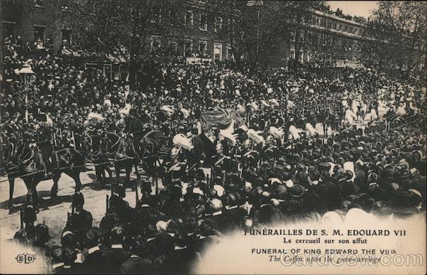 Funeral of king edward the VIIth - The cofin upon the gune-carriage London UK