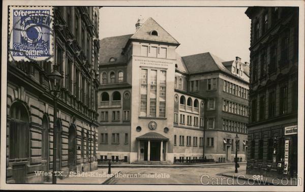 Wien IX, Stadt-Kinder Uber Vienna Austria