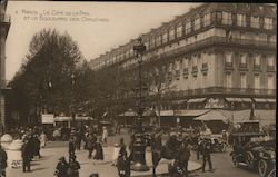 Le Cafe de la Paix et le Boulevard des Capucines Postcard