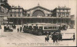 Paris - The Eastern station, the enrtrance to the Metropolitan and the Autobus Station Postcard