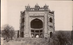 Buland Darwaza, Entrance to the Palace Complex Postcard