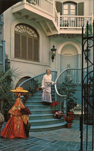 Le Grand Courtyard Anaheim California