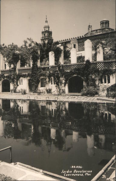 Jardin Revolucion Cuernavaca Mexico