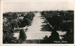 Street view of Tyler, Minn Postcard