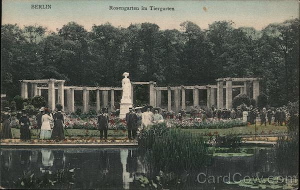 Rosengarten im Tiergarten Berlin Germany