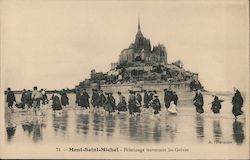 71 - Mont-Saint-Michel - Pelerinage traversant les Greves Postcard