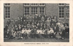 Waisen-Familie Postcard