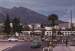 Plaza Indo-america de Quito, Ecuador, S. Am. Postcard